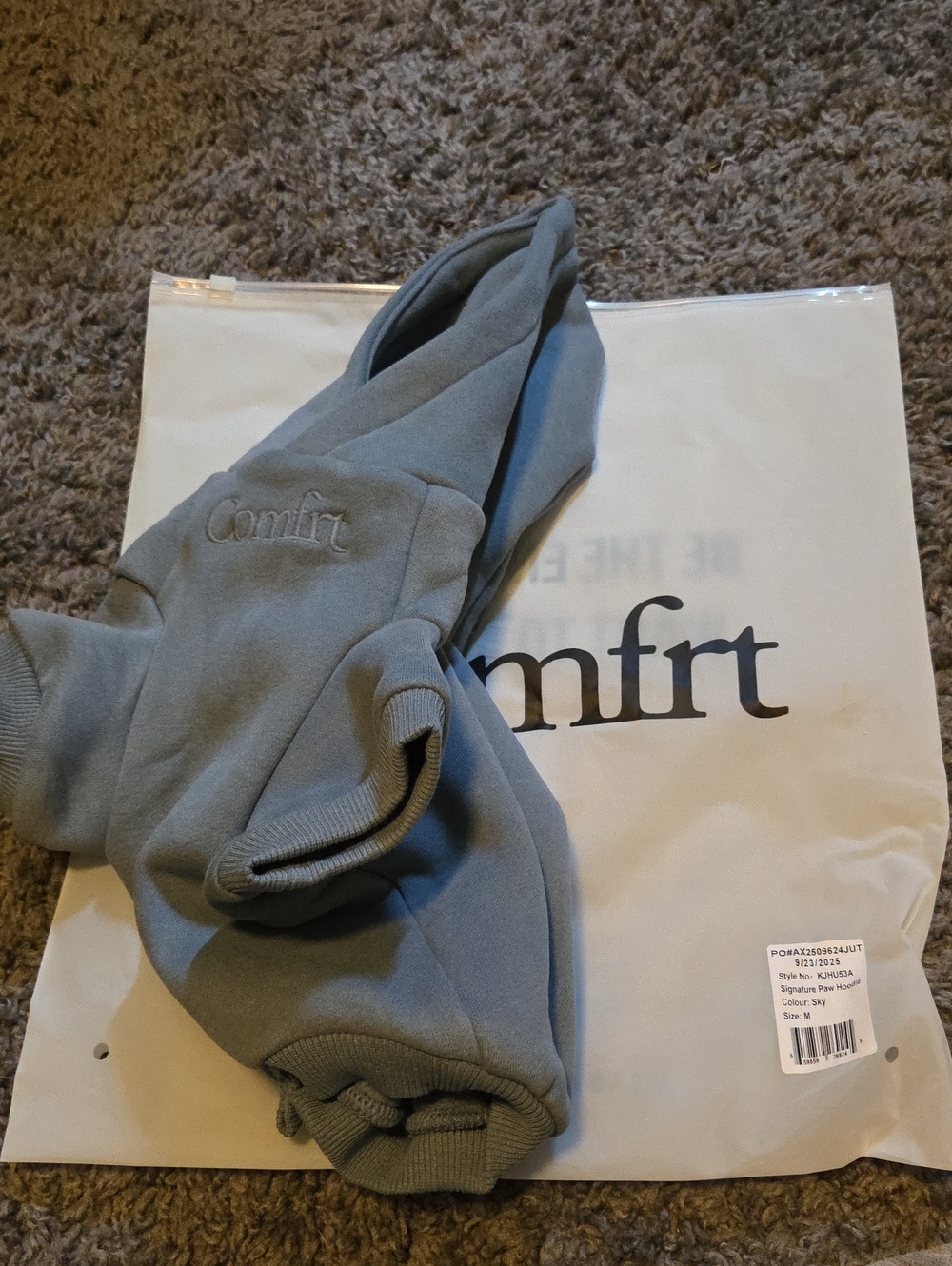 NWT Comfrt Signature Paw Dog Hoodie Sky Blue Size M